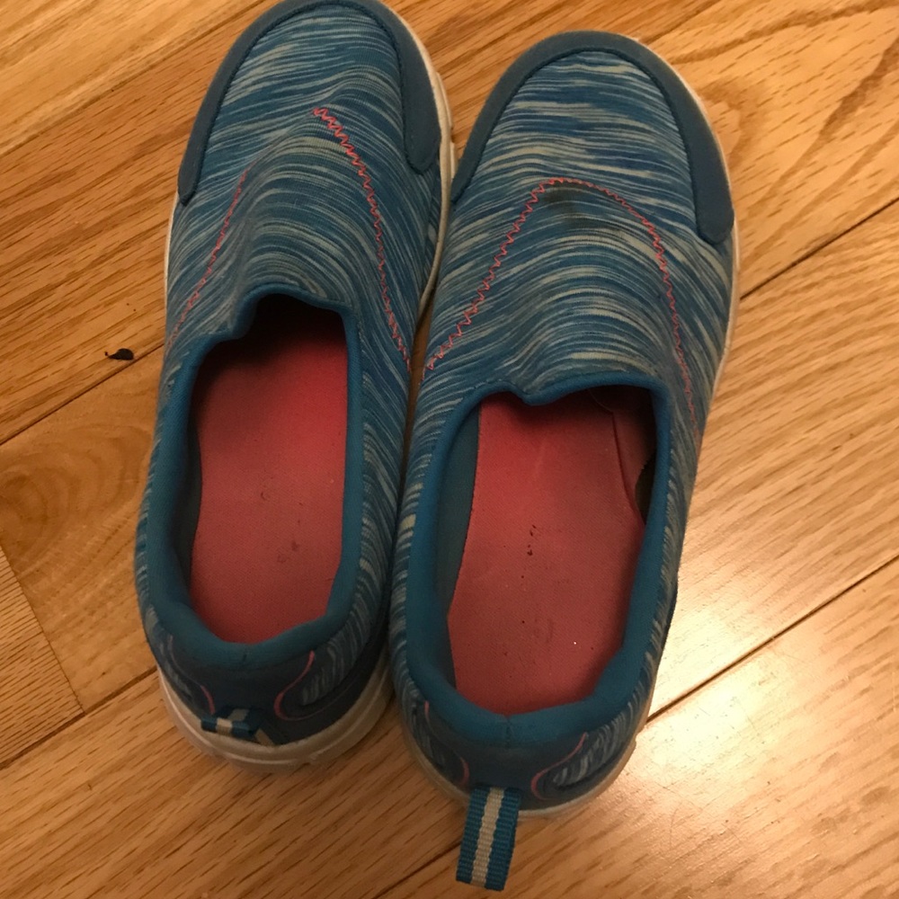 Girls sneakers